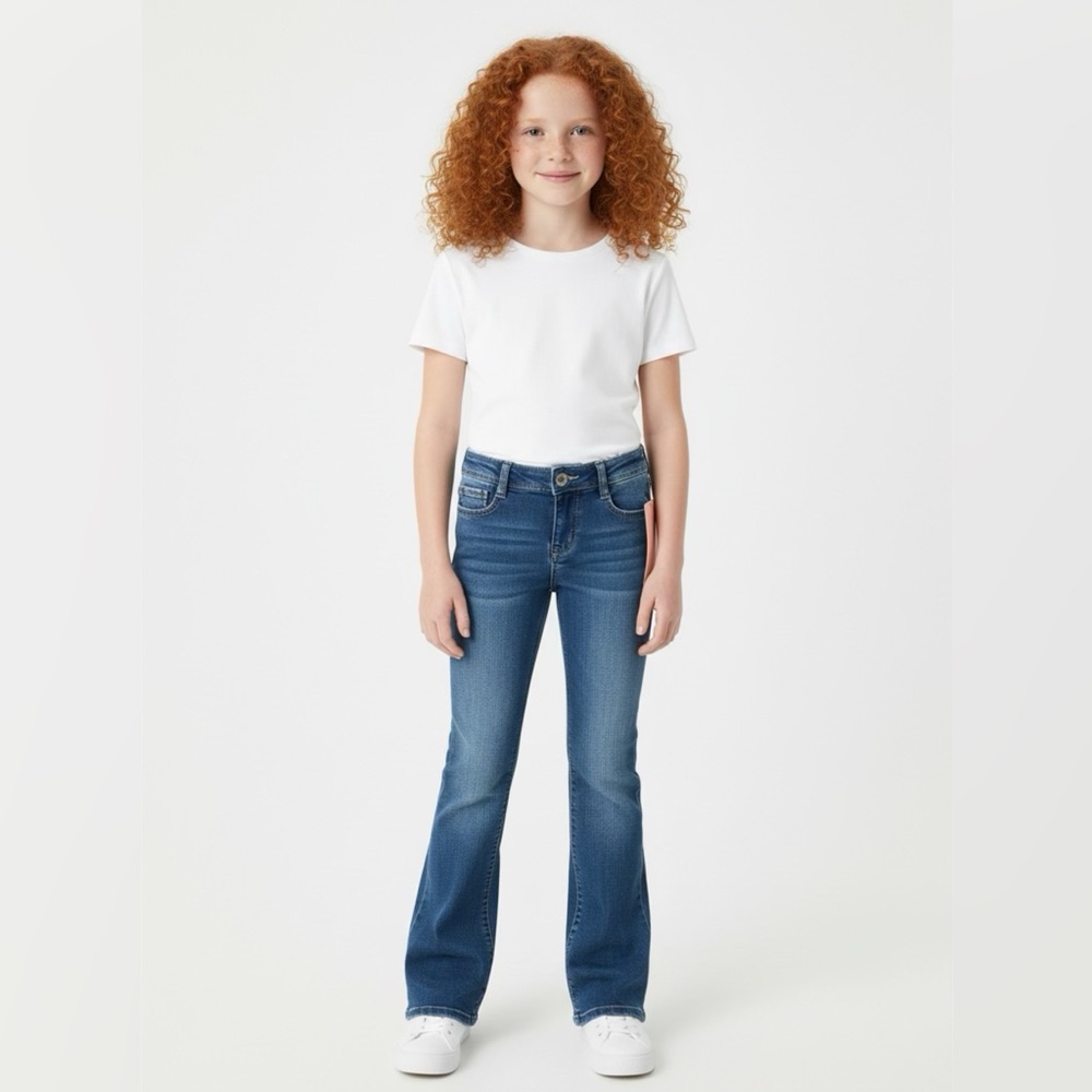 Squeeze Blue Flare Gurls Jeans with Detailed back pockets. New with Tags.